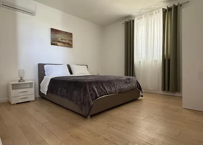 Ruzarij Privlaka (Zadar)